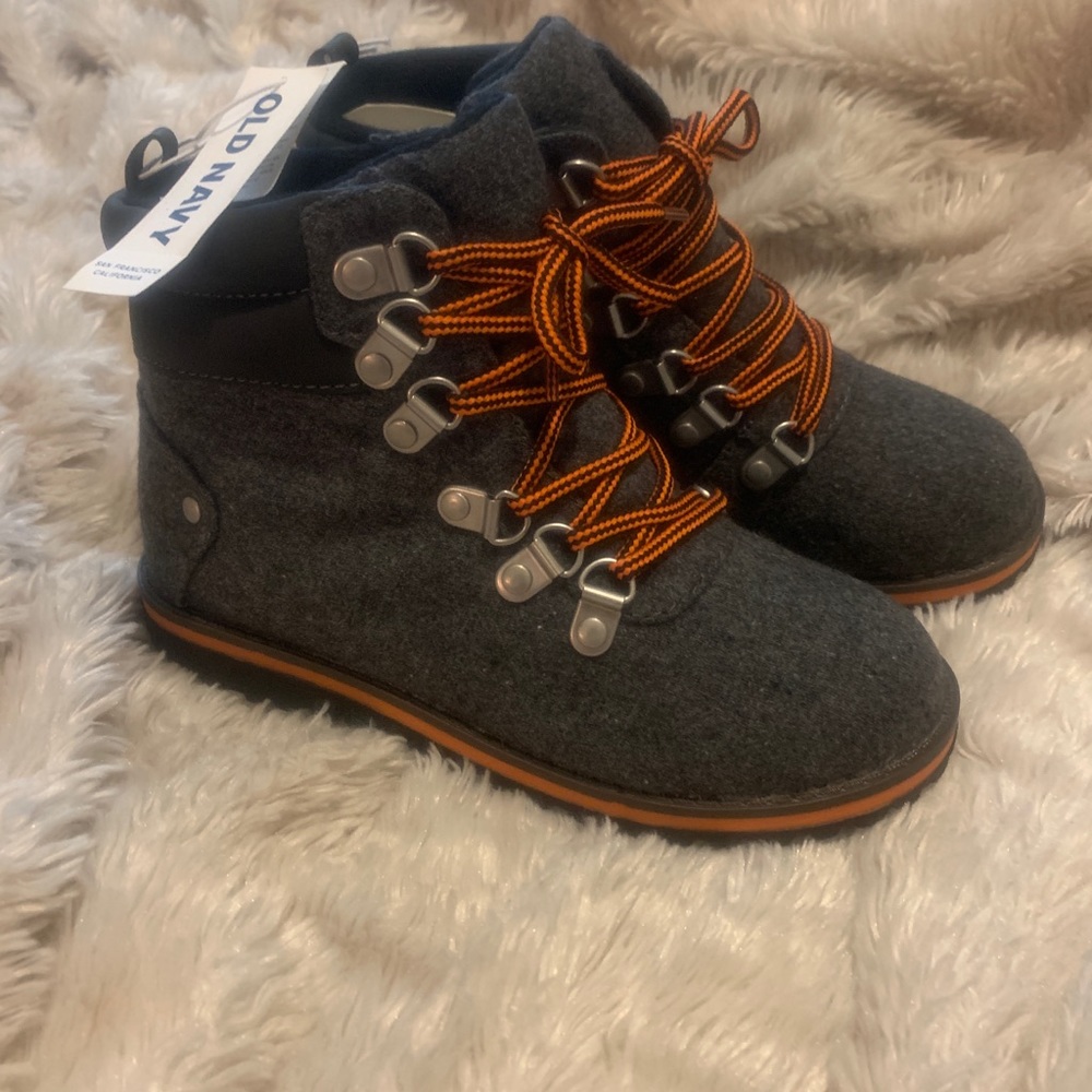 OLD NAVY  Boys size 1. BNWT.